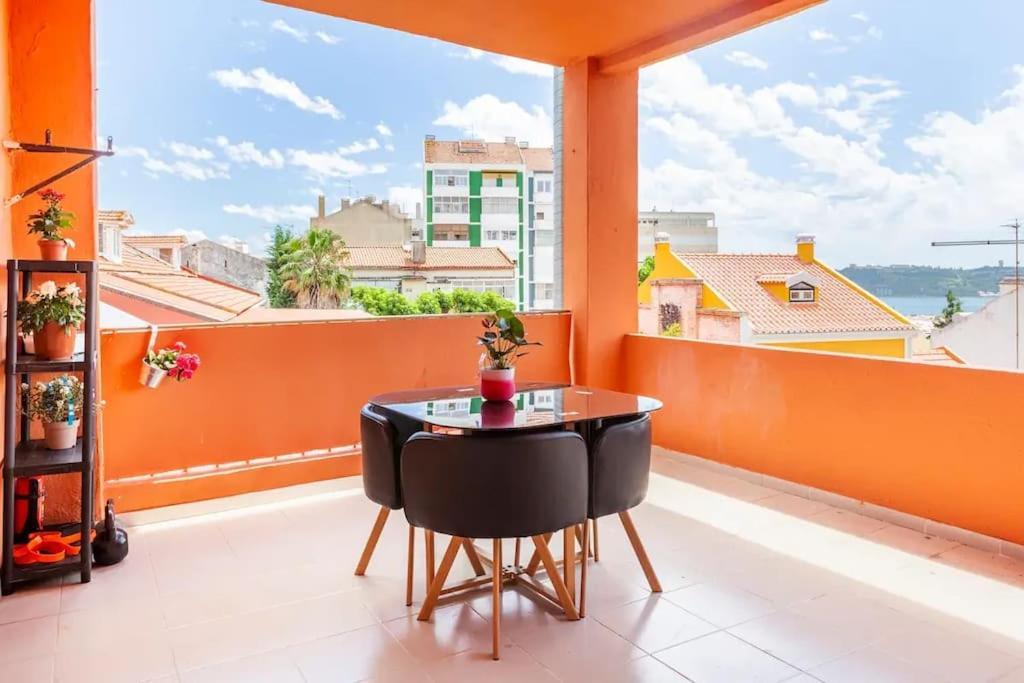 2 Avec Terrasse Apartment *