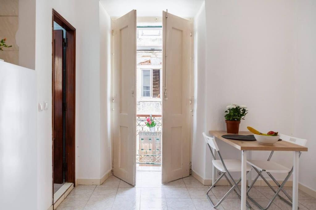 2 Avec Terrasse * Lissabon